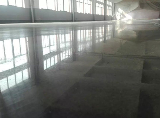 密封固化地坪和環(huán)氧地坪哪個(gè)比較好？